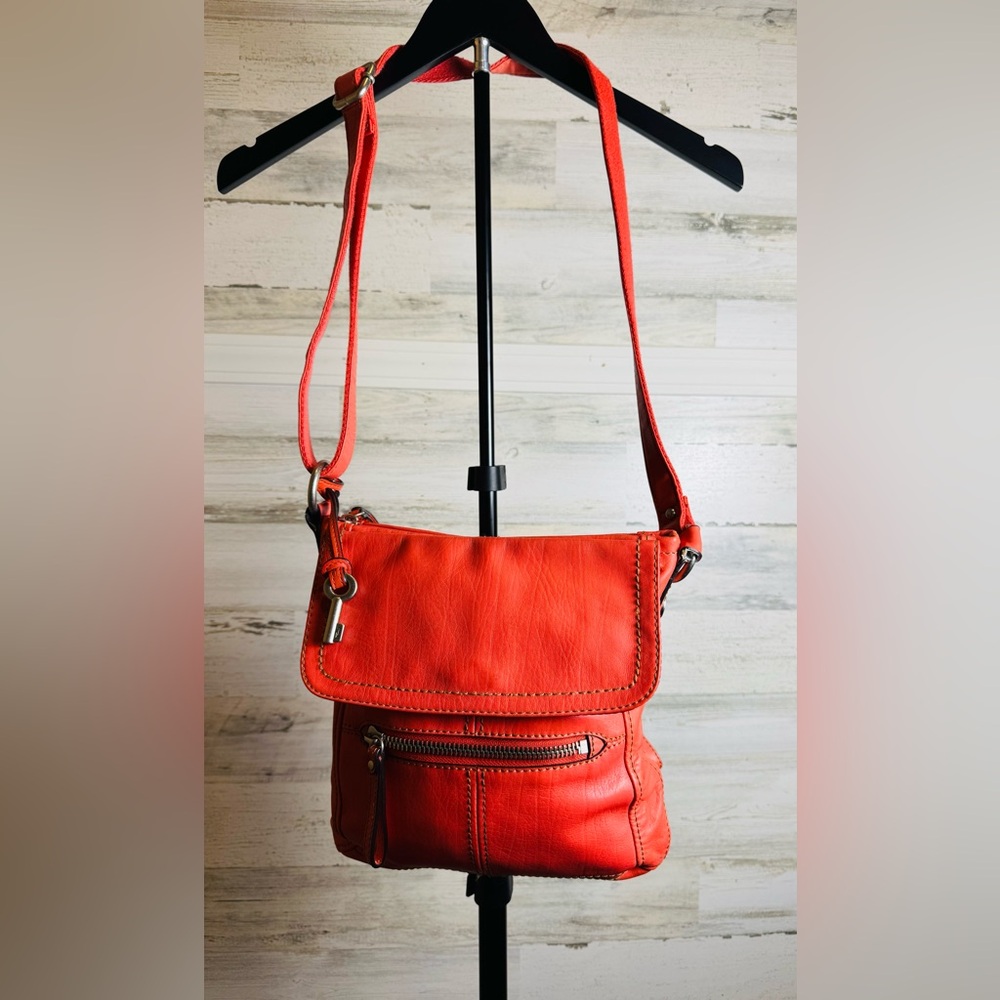 Fossil Crossbody Purse Bag Coral Leather Adjustable Strap w/Signature key charm